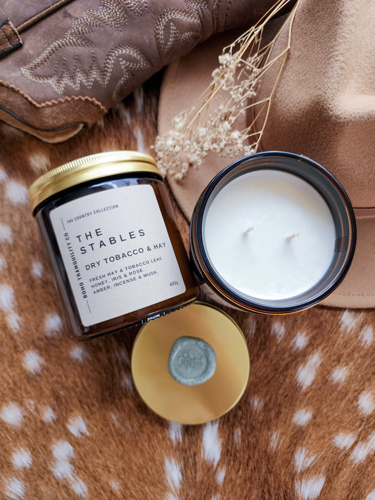 THE STABLES CANDLE - Dry Tobacco & Hay